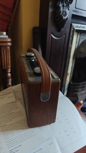 vintage rRoberts radio
