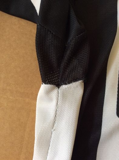 Juventus FC. Turin. Italy. Official Lotto Home Jersey Season 2001/2002. Collect In Dublin Or Receive Via Post.