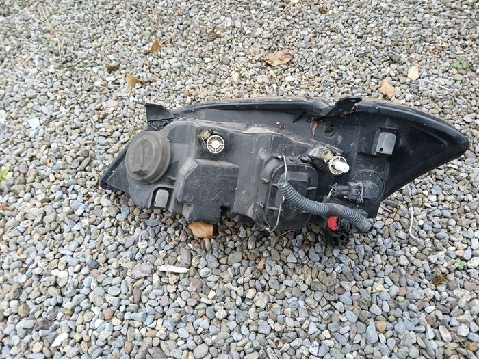 02 toyota corolla headlight