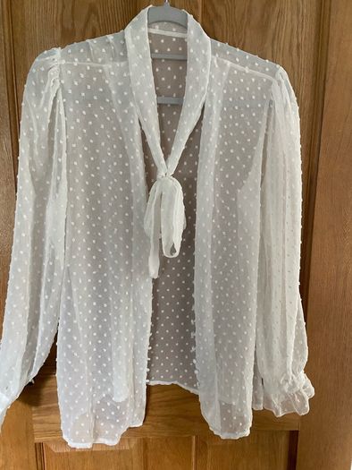 Pretty cream blouse size xl