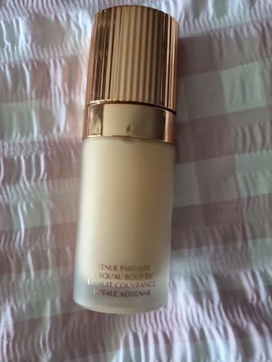 Charlotte Tilbury Airbrush Flawless foundation