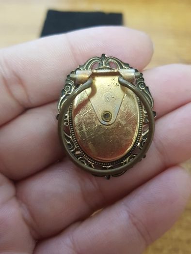 Vintage wooden core brooch