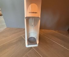 sodastream and 1 litre bottle