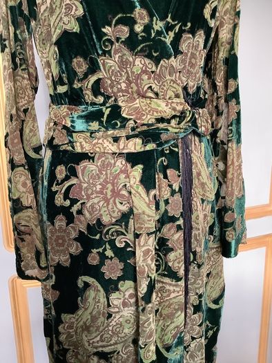Zara velvet wrap style dress, new, size M,
