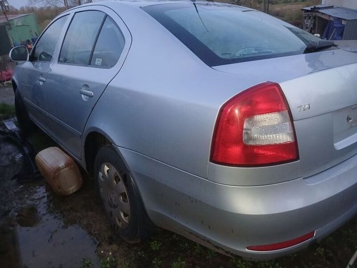 2010 octavia breaking