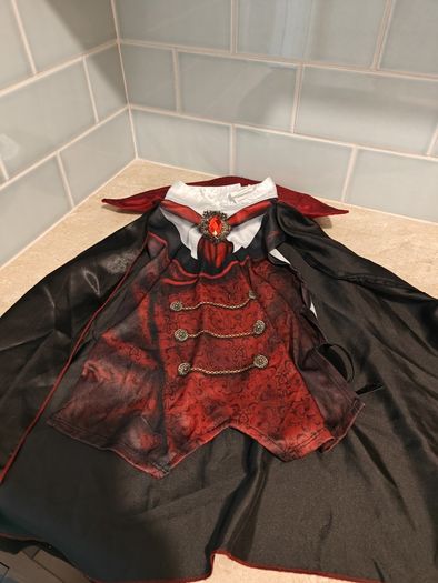 Halloween costume vampire Dracula 7/8 years old