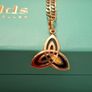 gold necklace Image 2