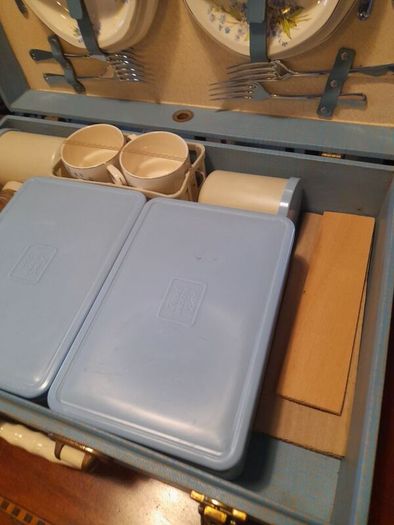Mid Century Picnic Set