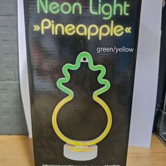 Neon Pineapple Light