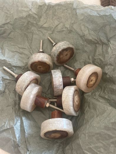 8x dresser knobs