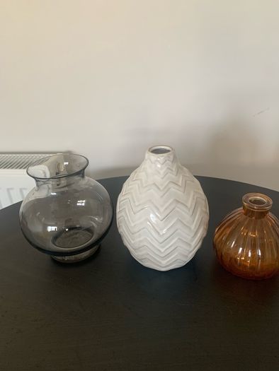 3 decorative pots