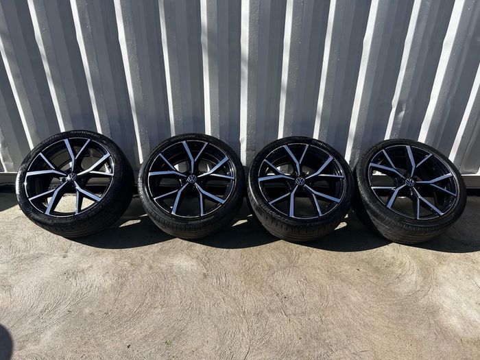 Genuine Volkswagen Touareg Estoril R Line 22" Alloy Wheels