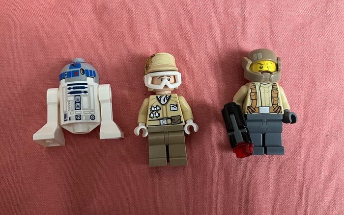lego Star Wars minifigures r2d2 etc