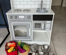 Play kitchen & accessories