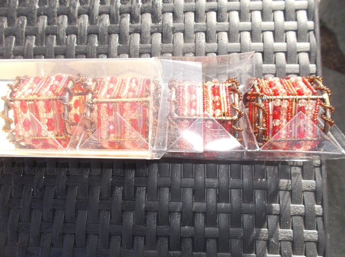4 Beautiful Pearl/Metal Napkin Rings, NEW