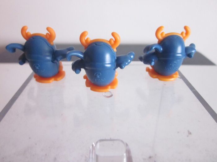 Kinder Joy Holiday Penguin Limited Edition Mini figure X3
