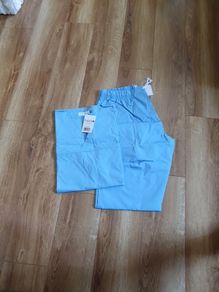 healthcare scrubs / uniforms