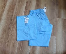 healthcare scrubs / uniforms