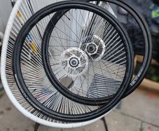 DT Swiss disc wheelset/240s hubs approx1500g