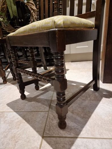 Stunning Oak Chairs x 4