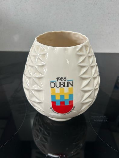 Dublin 1988 limited edition Millenium vase IMMACULATE!!!