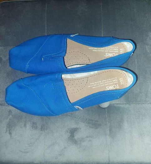 Toms shoes