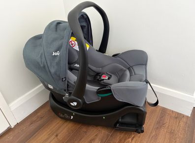 Joie iSnug 2 car seat and base