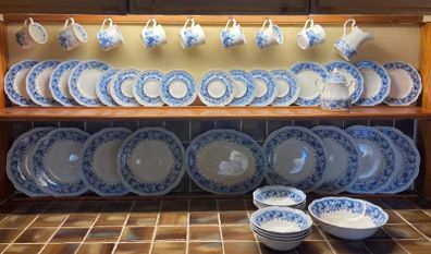 Dinner Service  8 Settings (44 pieces)  - J&G Meakin England Staffordshire Sterling Vine Blue