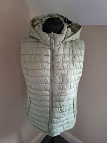 Reversable gilet