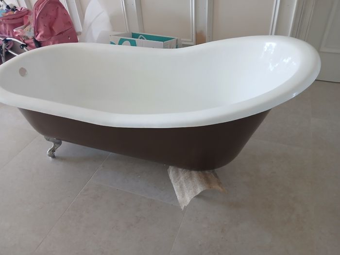 Cast iron slipper bath
