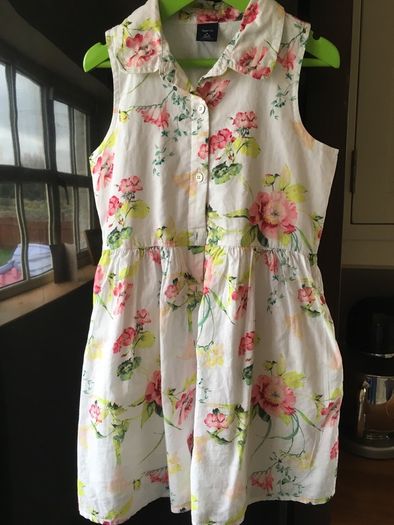 Gap short sleeved collared flower dress age 6-6