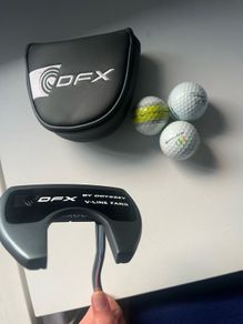 Odyssey DFX V-Line Fang Putter , brand new