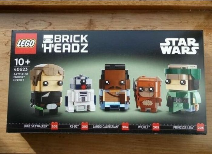 Retired LEGO Star Wars Brickheadz 40623 Heroes of the Battle of Endor