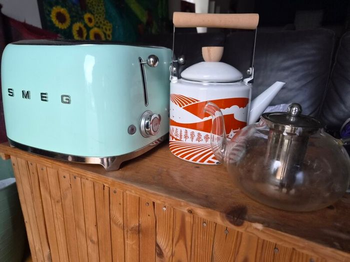 Smeg toaster & teapots
