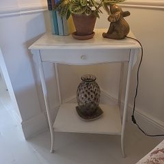 Beautiful Elegant Occasional Table/lamp Table.Will deliver locally