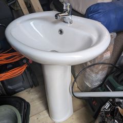 Bathroom Sink & Tap