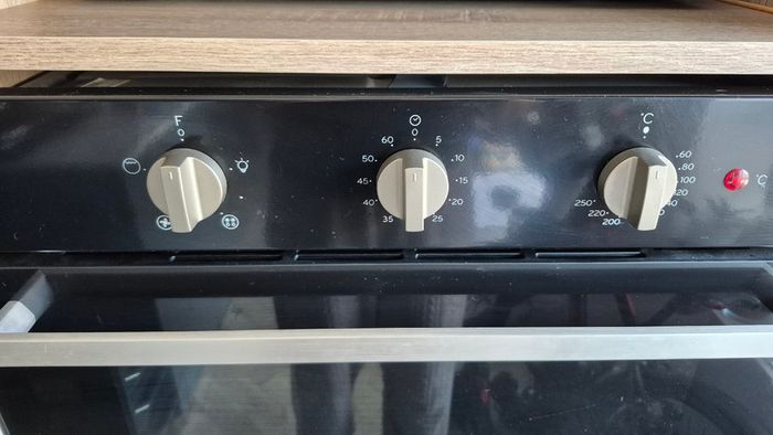 Indesit oven