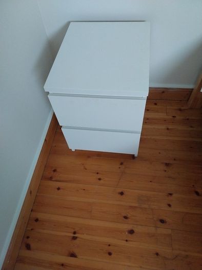Bedside lockers