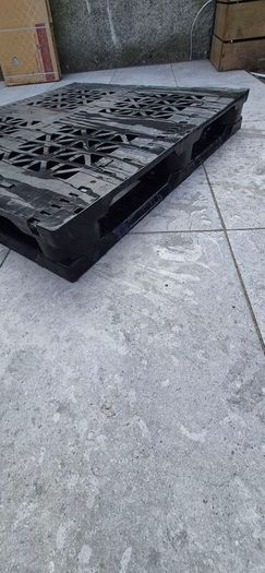 Heavy Duty Plastic Pallets - Industrial Grade (43" x 47")
