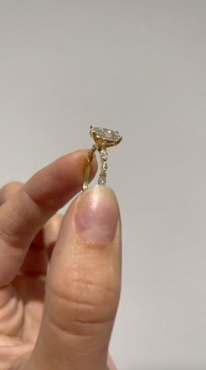 Engagement Ring - 1.5ct Diamond - 18K Yellow Gold