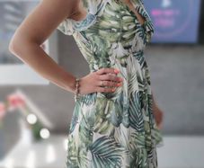 Floral dress, envelope with frills