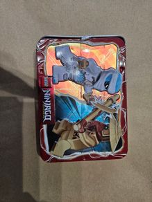 lego ninjago minifigures + tin