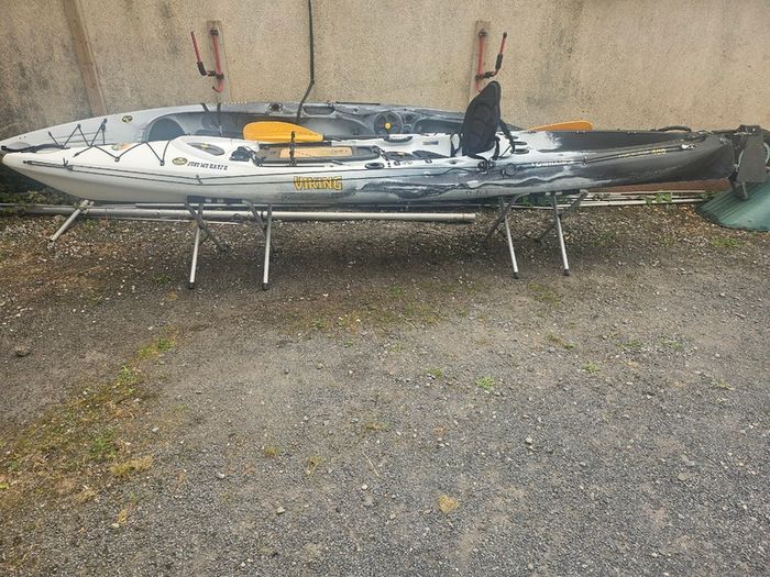 Fishing kayak