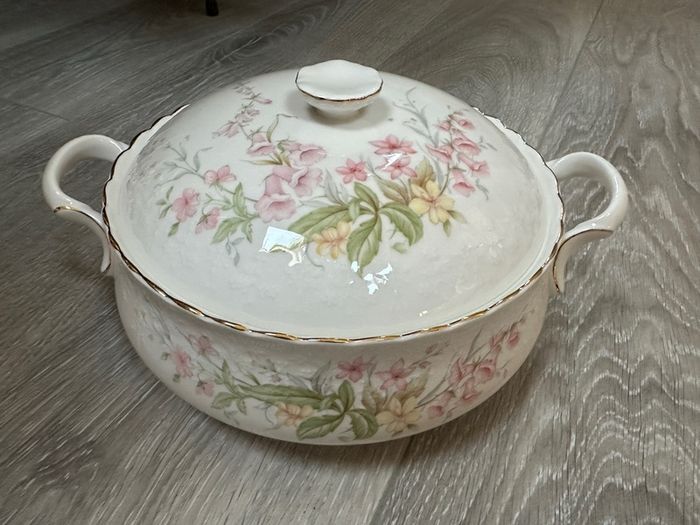 Royal Albert For All Seasons Parkland Covered Vegetable Bowl