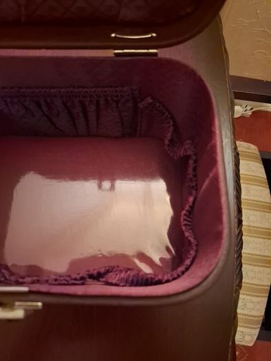 Retro Make Up Box With Key