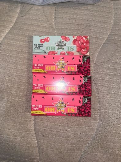 Flavored rolling papers