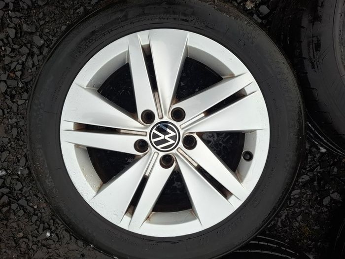16" Genuine Vw Alloys with tyres
