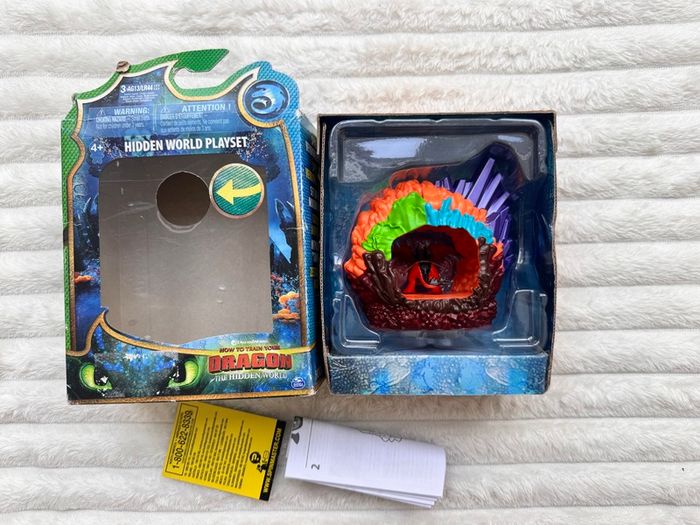How To Train Your Dragon The Hidden World HookFang Playset Damaged Opened Box Please see photos