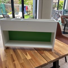 Free standing shelf