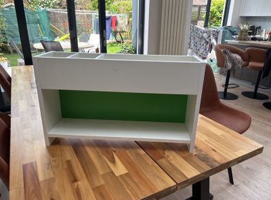 Free standing shelf